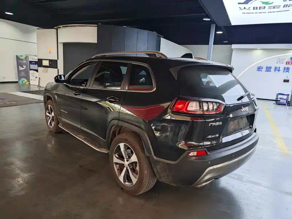 Jeep Cherokee 2021 из CN, фото 3