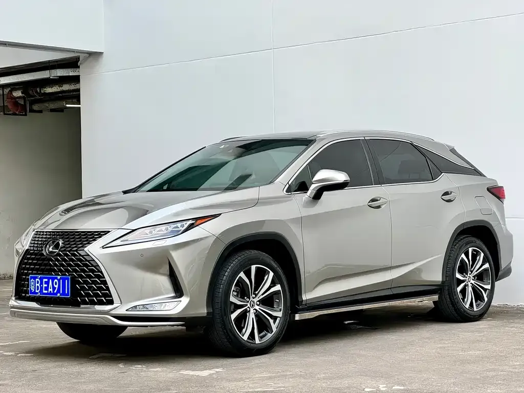 Lexus RX — фото 1