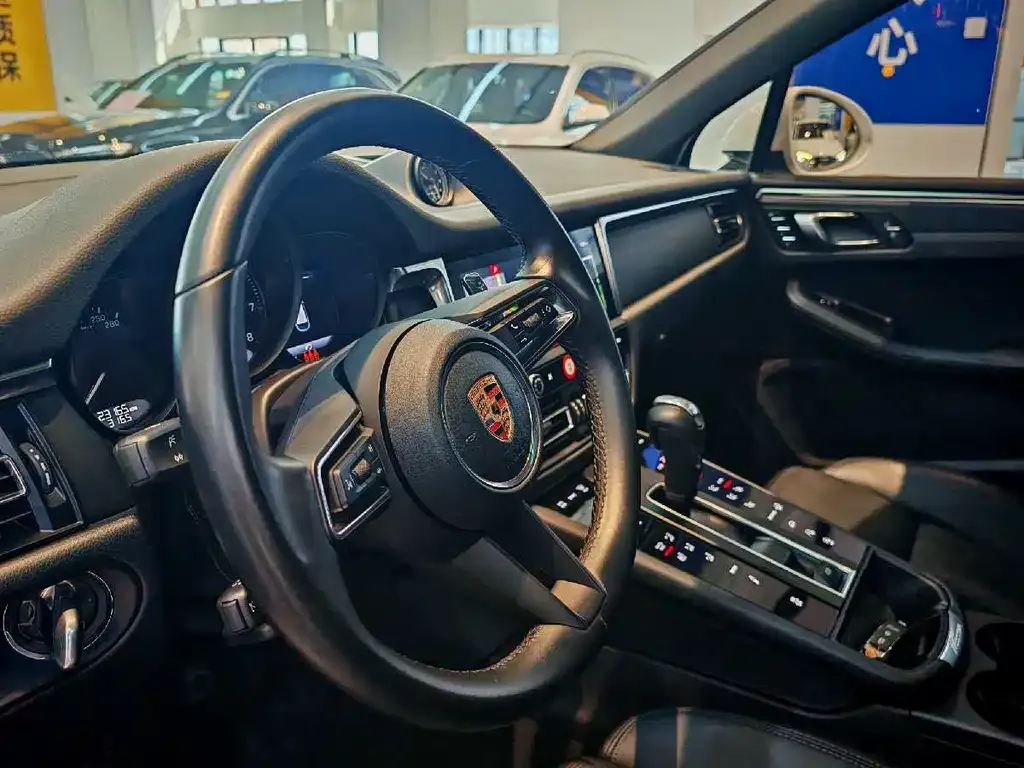 Porsche Macan — фото 7