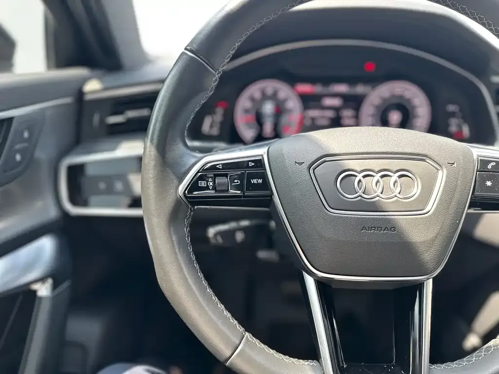 Audi A6L — фото 9