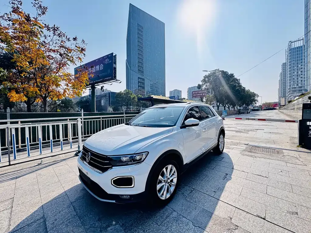 Volkswagen T-Roc 2023 из CN, фото 1