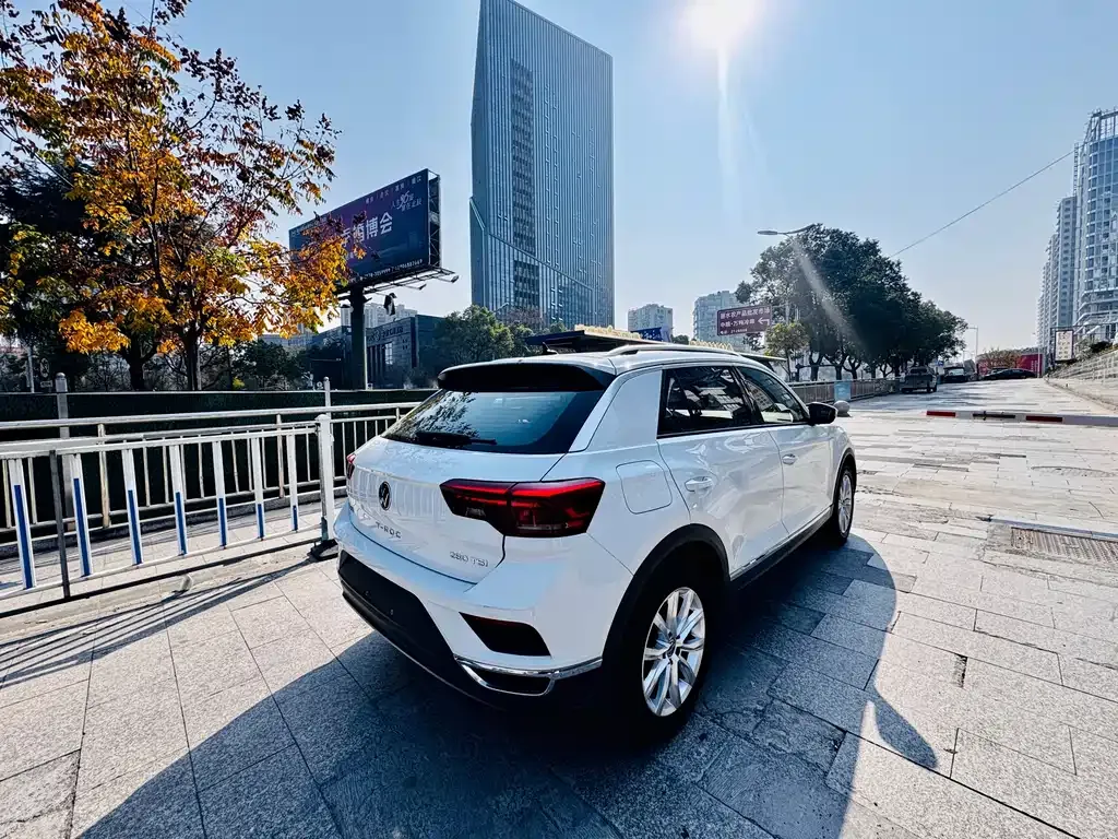 Volkswagen T-Roc 2023 из CN, фото 5