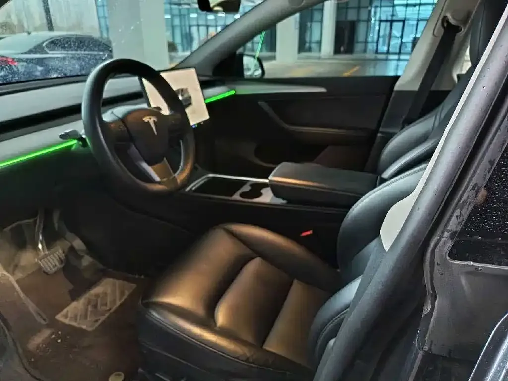 Tesla Model Y 2024 из CN, фото 3