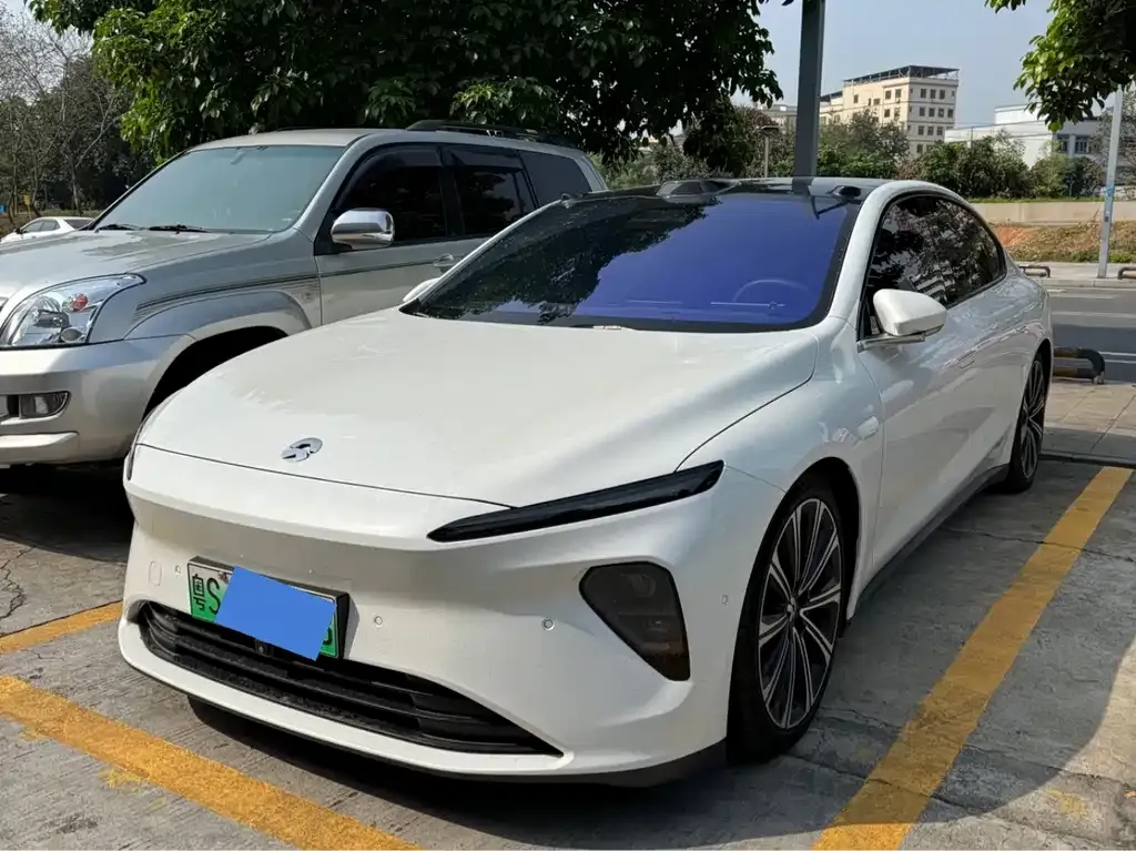 NIO ET7