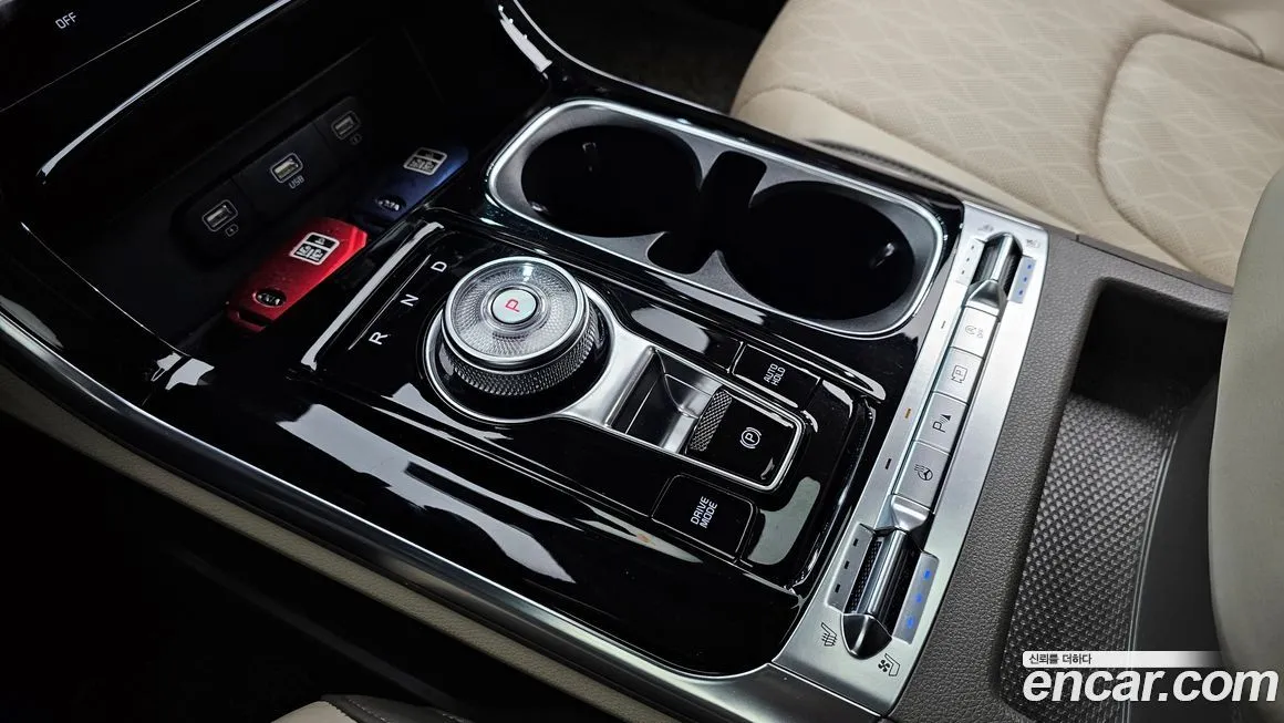 Kia Carnival — фото 10