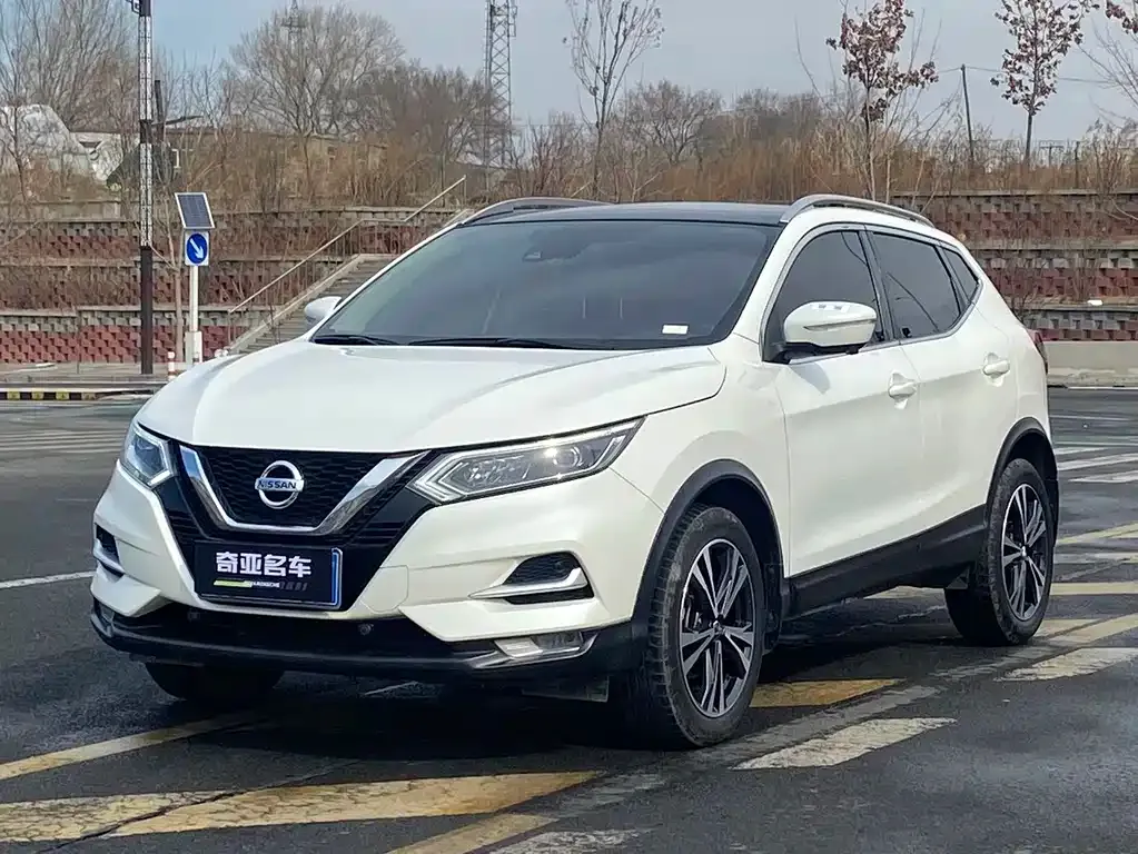 Nissan Qashqai — фото 1