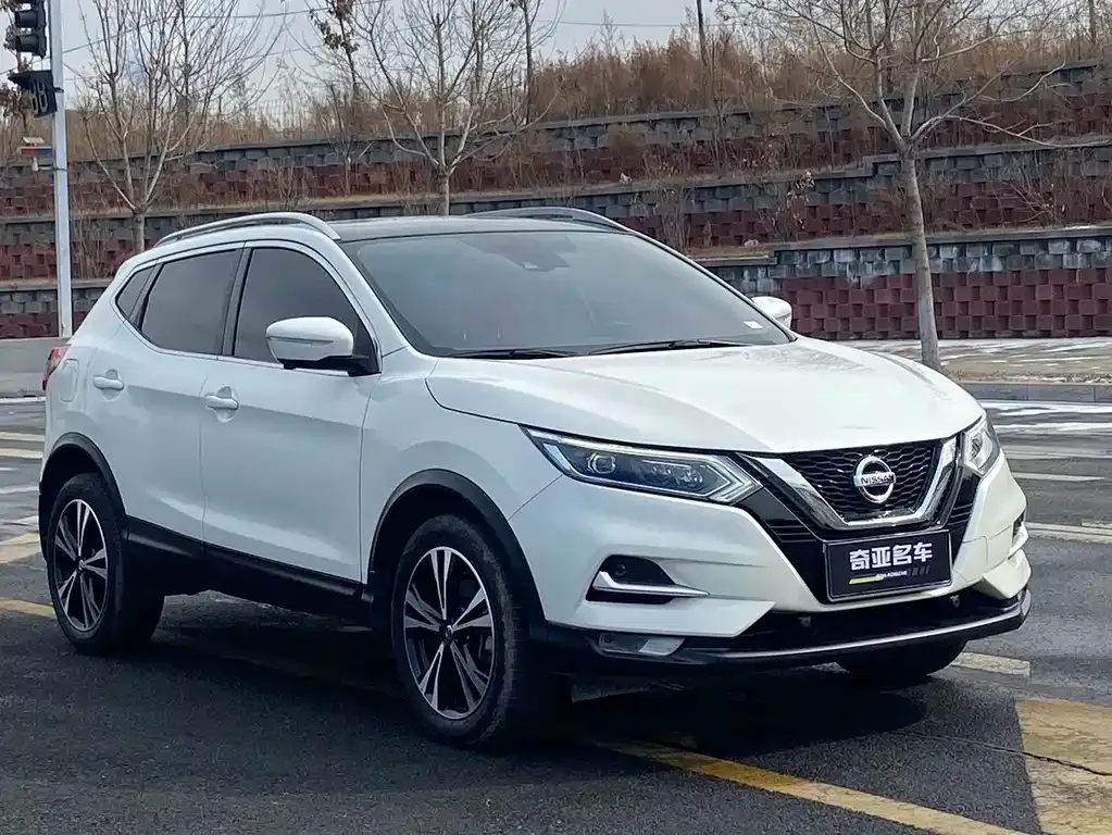 Nissan Qashqai — фото 9