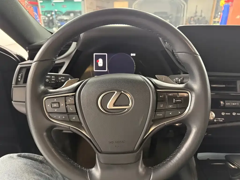 Lexus ES — фото 10