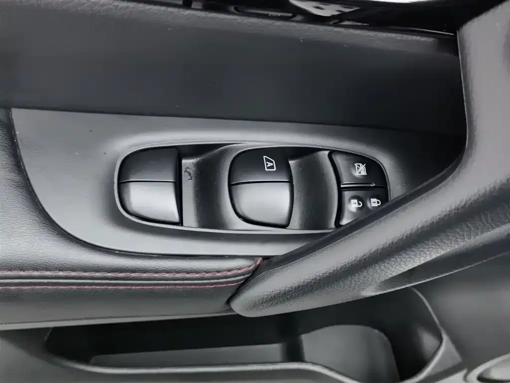 Nissan Qashqai — фото 10