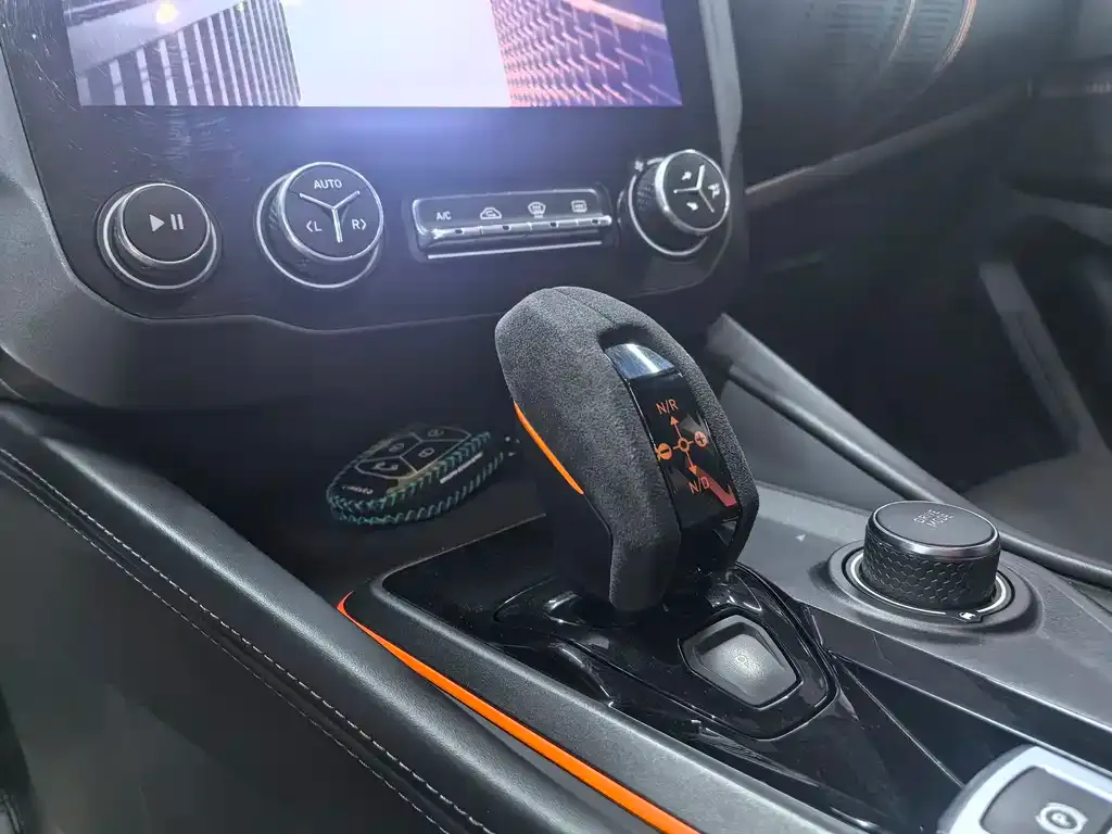 Lynk & Co 02 Hatchback — фото 10