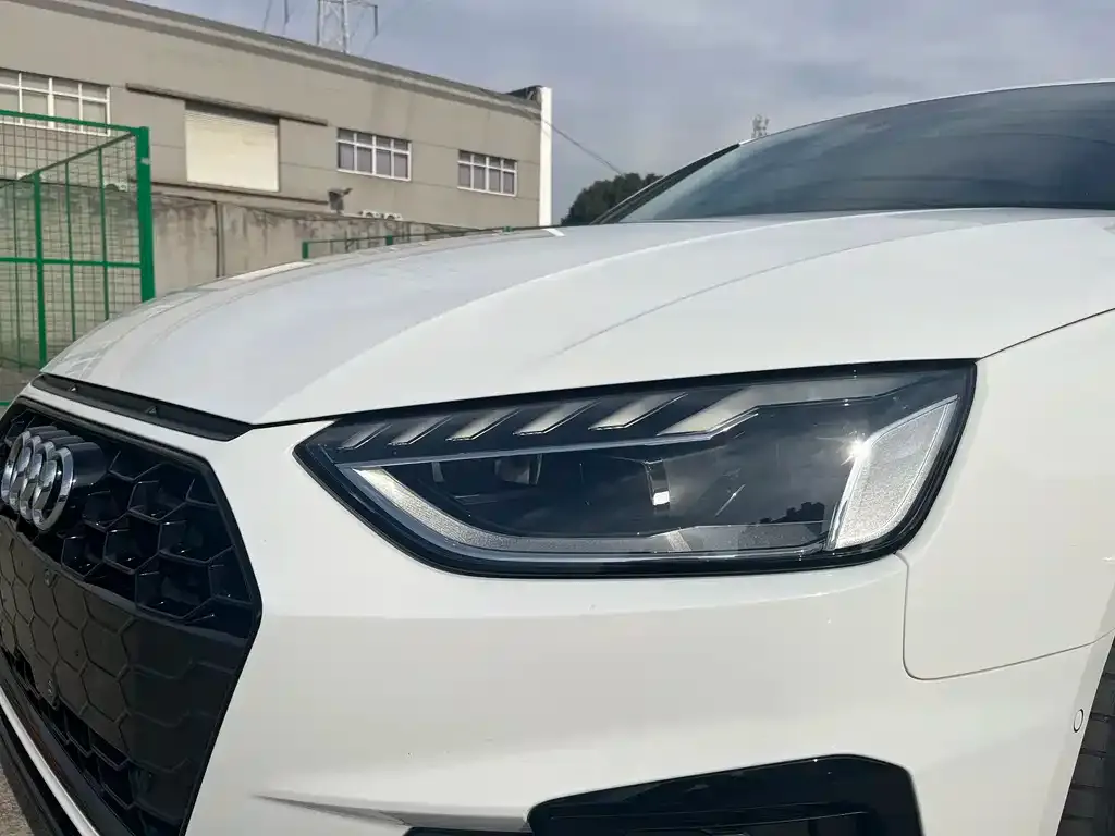 Audi A4L 2022 из CN, фото 8