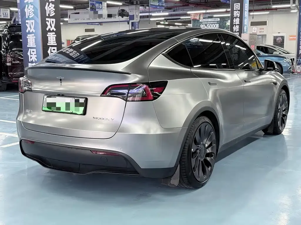 Tesla Model Y — фото 9