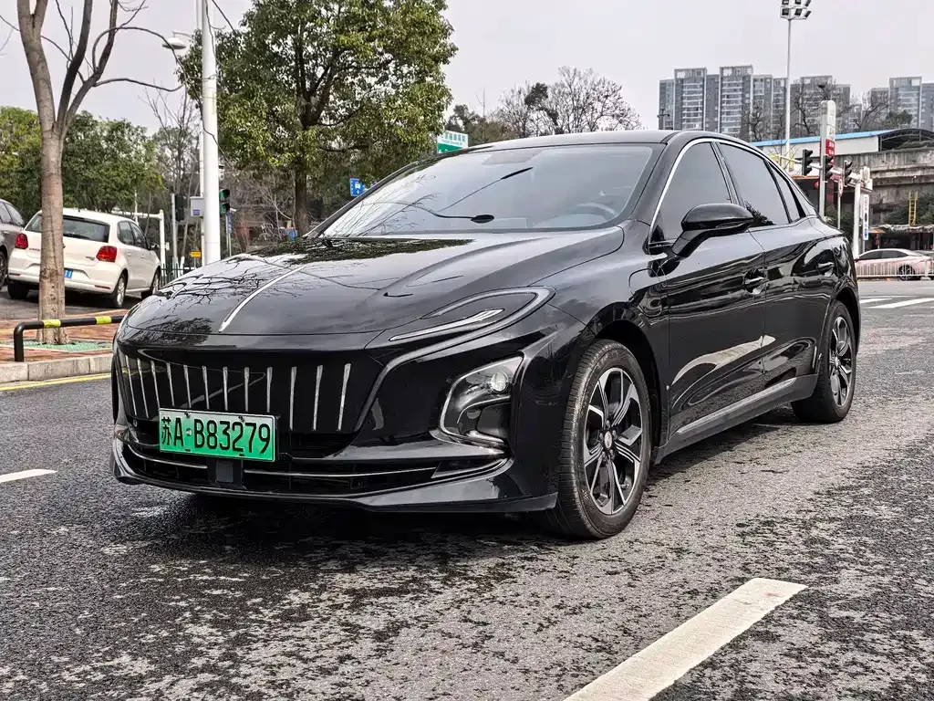 Hongqi E-QM5 2024 из CN, фото 1