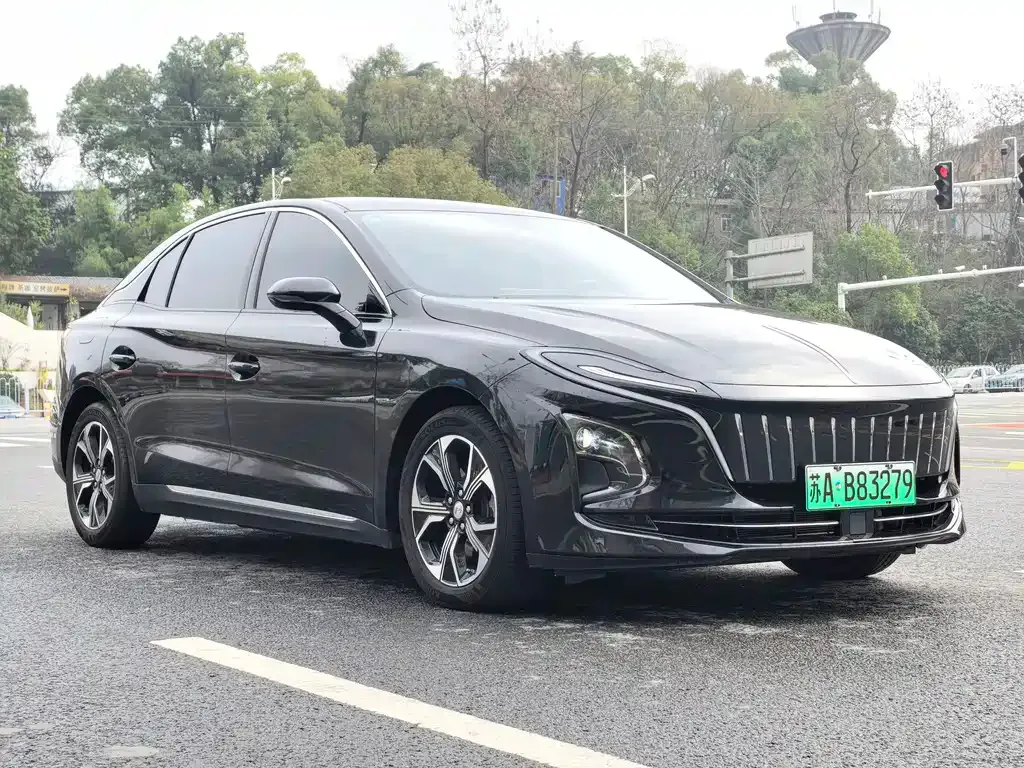 Hongqi E-QM5 2024 из CN, фото 3