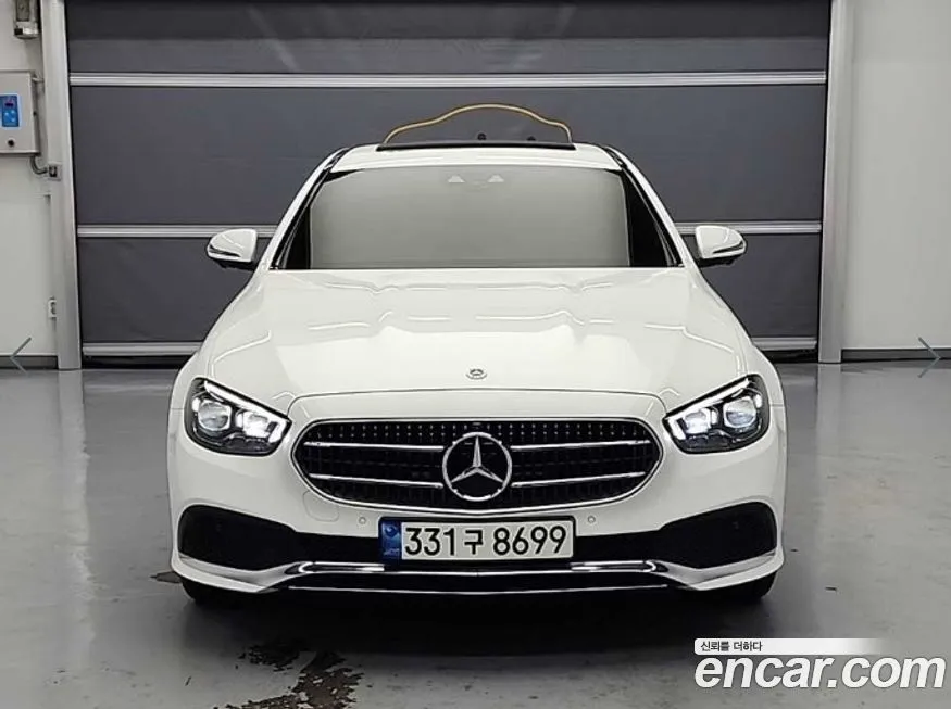 Mercedes-Benz E-Class — фото 1