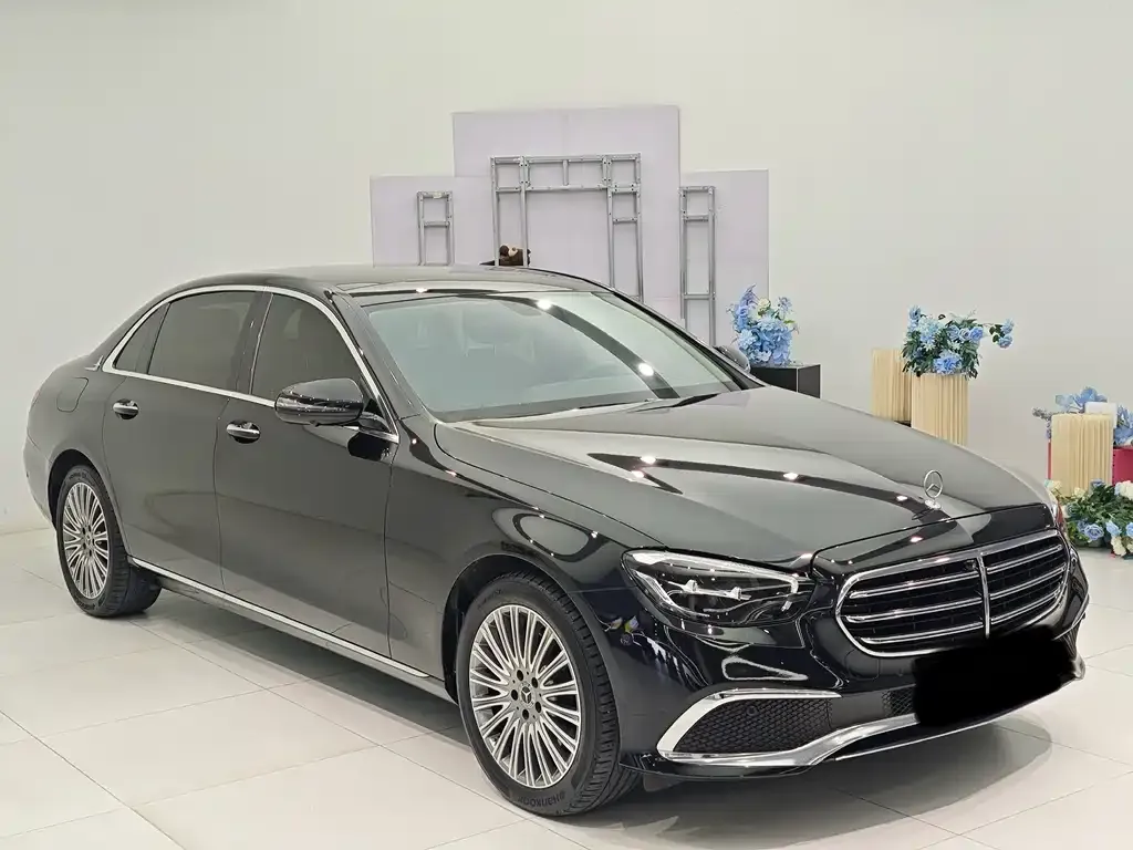 Mercedes-Benz E-Class — фото 5