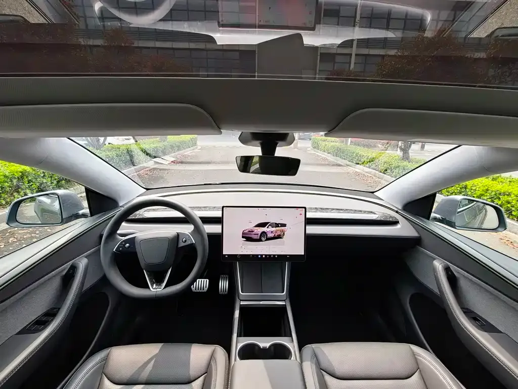 Tesla Model Y — фото 4