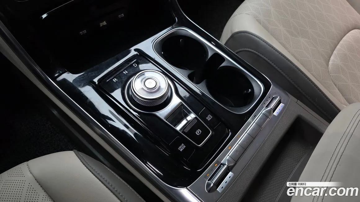 Kia Carnival — фото 9