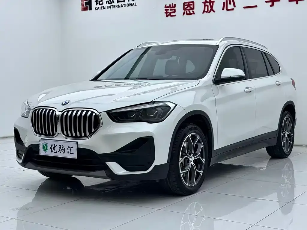 BMW X1 — фото 1