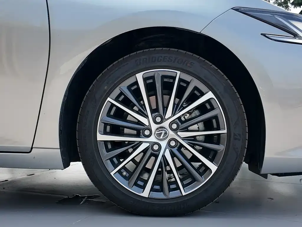 Lexus ES 2025 из CN, фото 9
