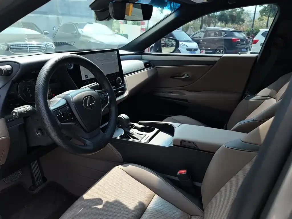 Lexus ES 2025 из CN, фото 5