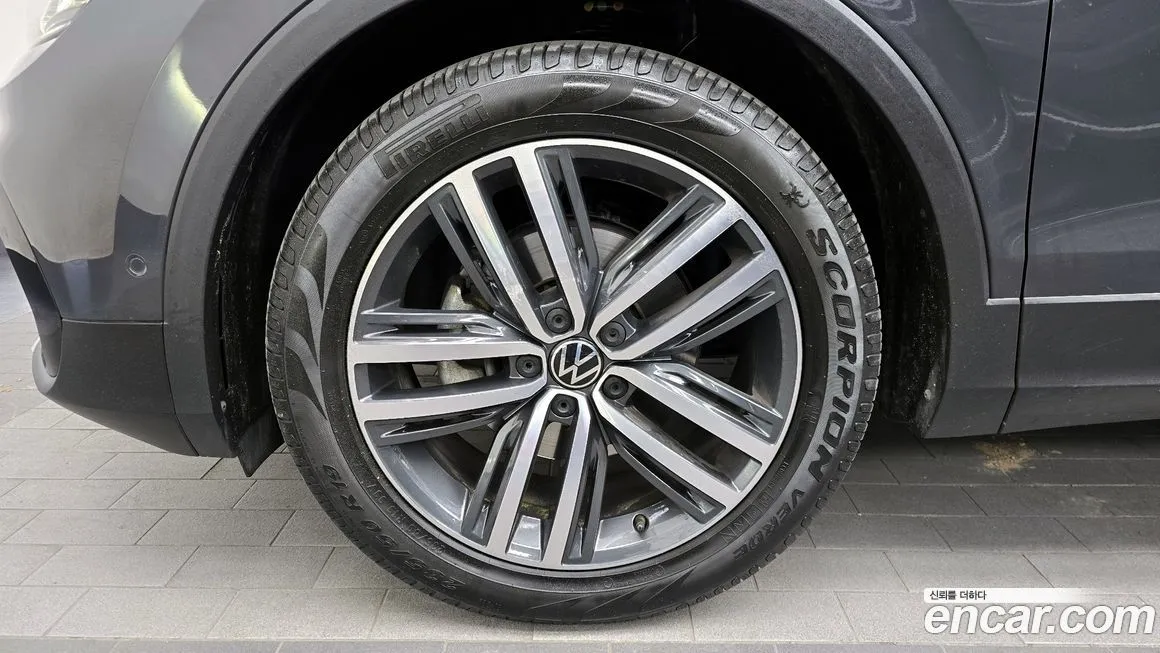 Volkswagen Tiguan — фото 4