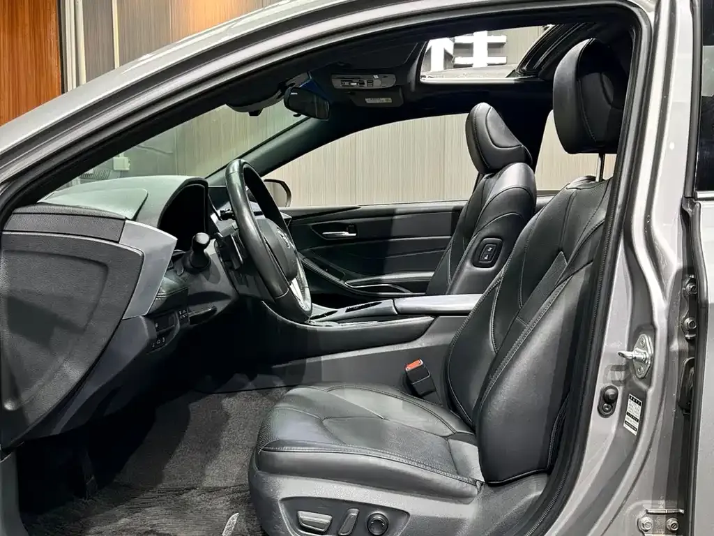Toyota Avalon 2023 из CN, фото 3