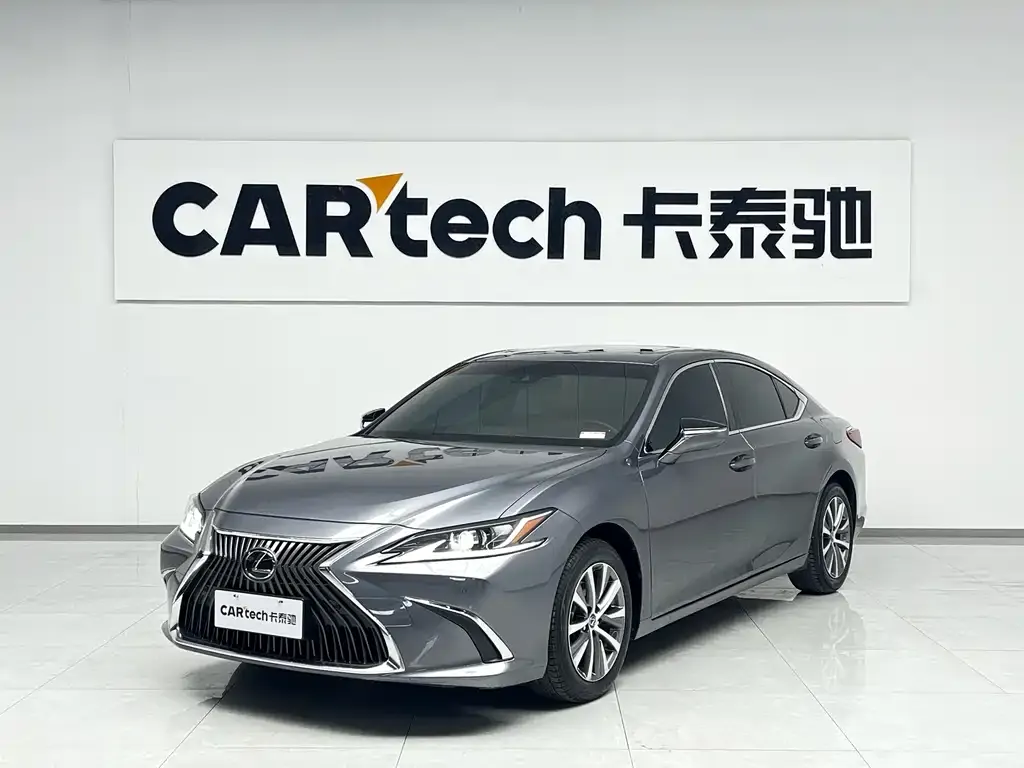 Lexus ES — фото 1
