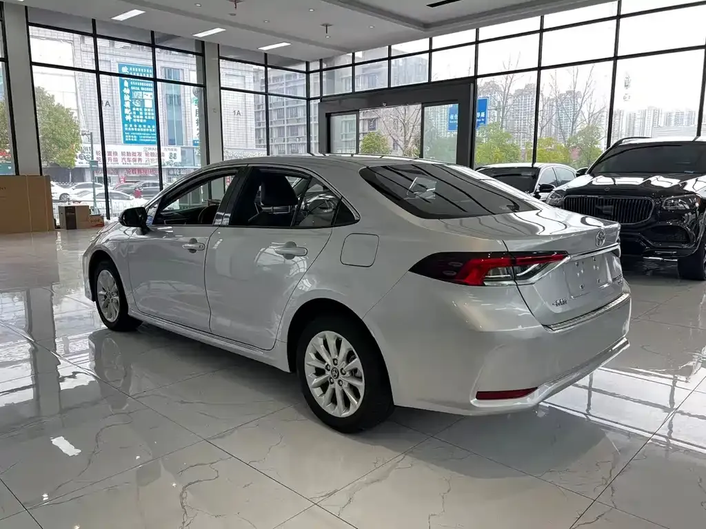 Toyota Corolla 2024 из CN, фото 3