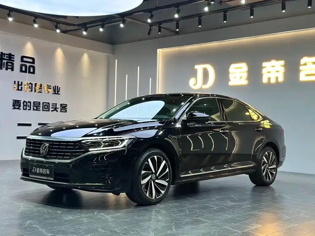Volkswagen Passat — фото 1