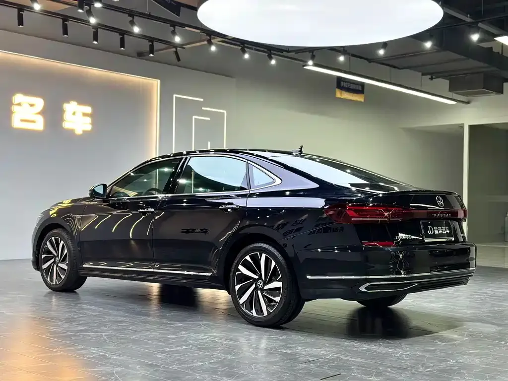Volkswagen Passat — фото 4