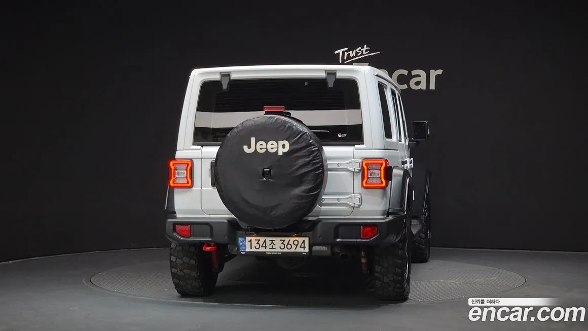 Jeep Wrangler 2022 из KR, фото 3