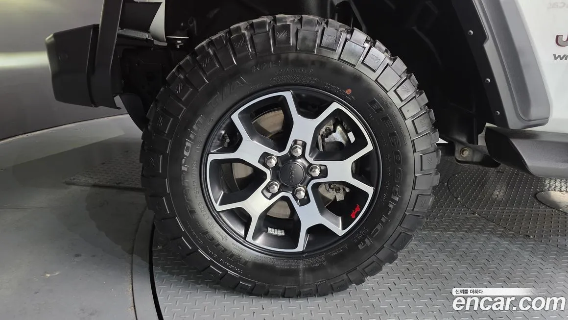 Jeep Wrangler 2022 из KR, фото 10
