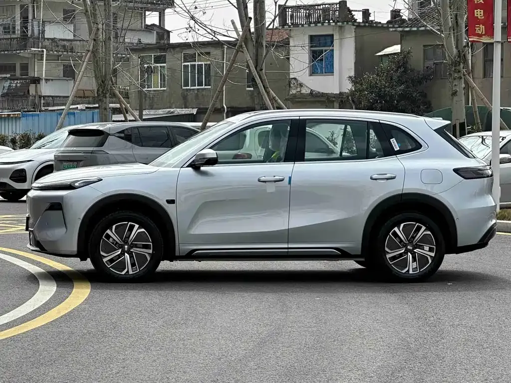Geely 银河星舰7 — фото 10