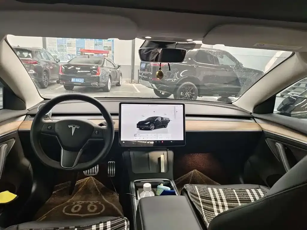 Tesla Model 3 — фото 6