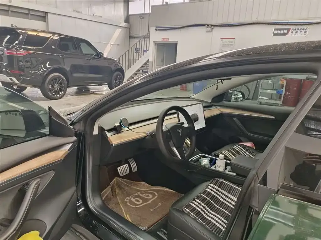 Tesla Model 3 — фото 10