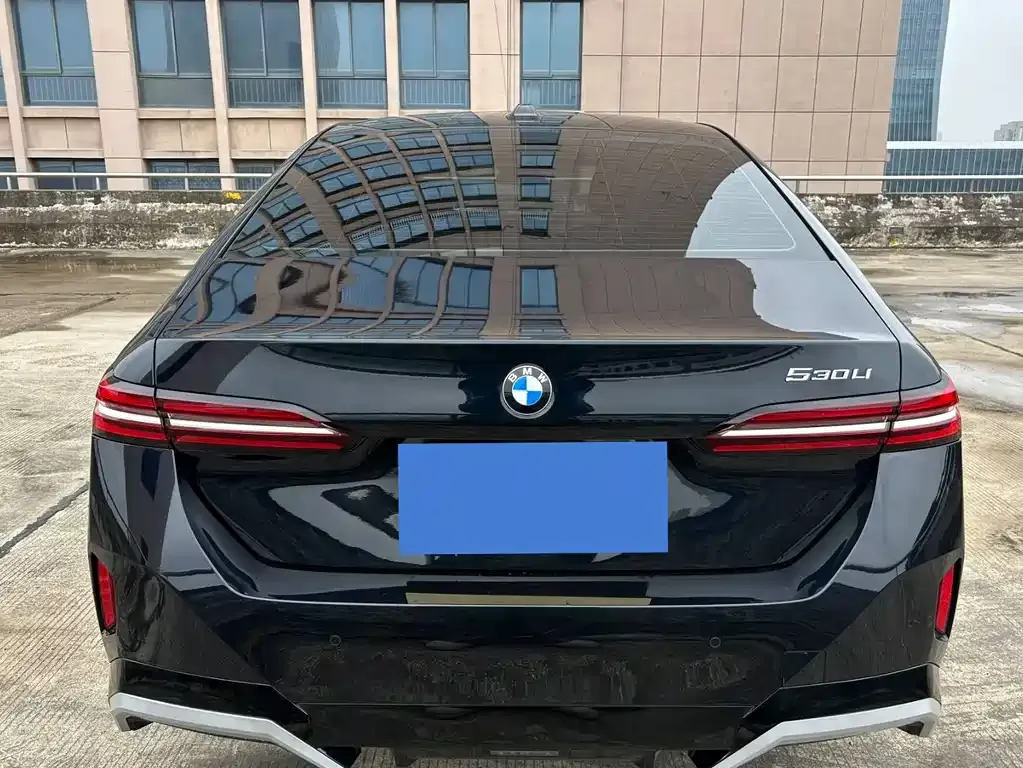 BMW 5 Series — фото 2