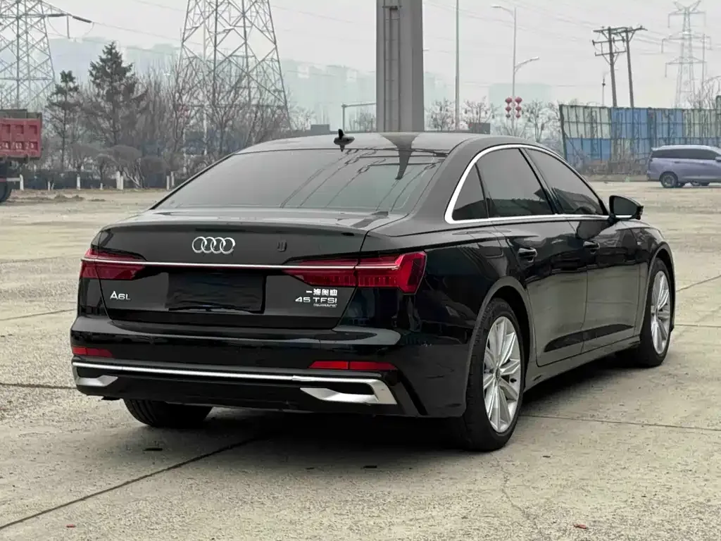Audi A6L — фото 7