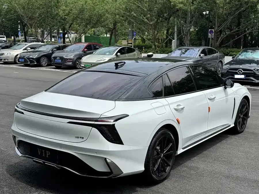 Hongqi H6 — фото 8