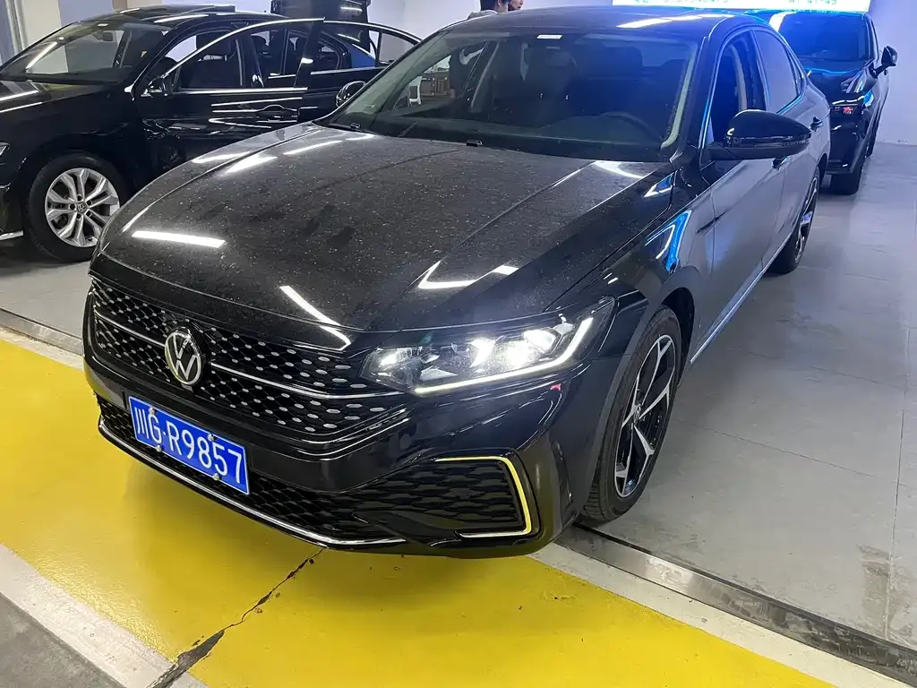 Volkswagen Passat 2025 из CN, фото 1