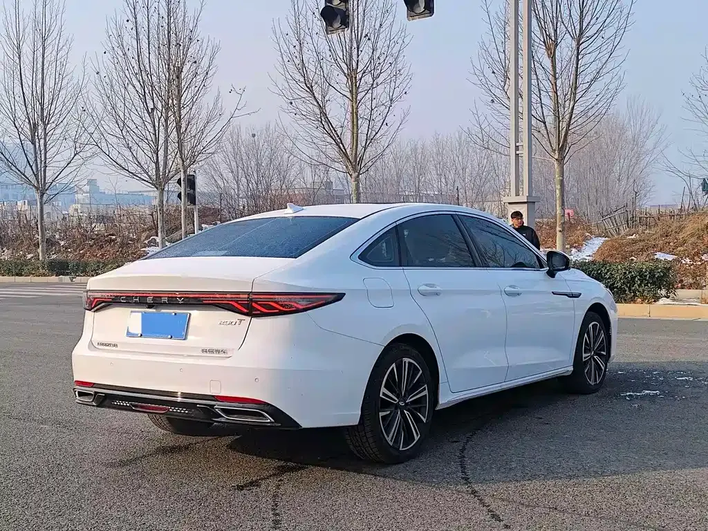 Chery Arrizo 8 PRO — фото 4