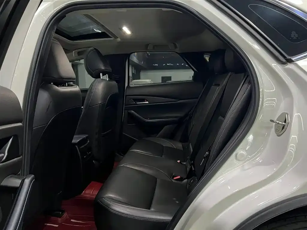 Mazda CX-30 2022 из CN, фото 8