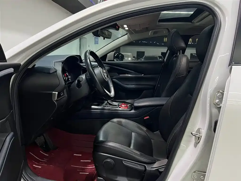 Mazda CX-30 2022 из CN, фото 9