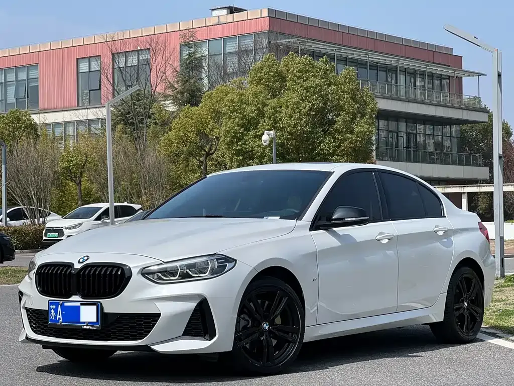 BMW 1 Series — фото 1