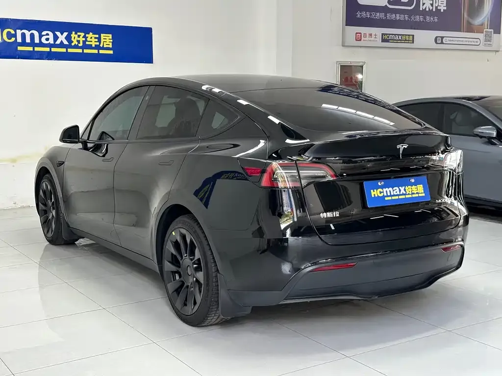 Tesla Model Y — фото 5