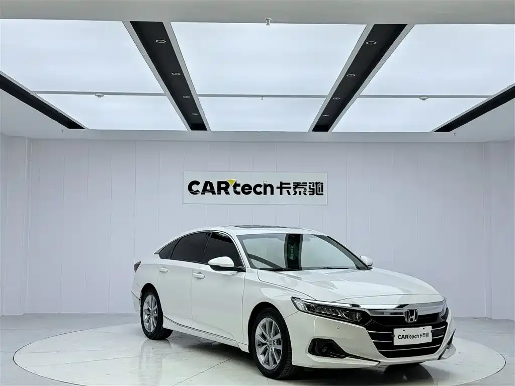 Honda Accord — фото 8