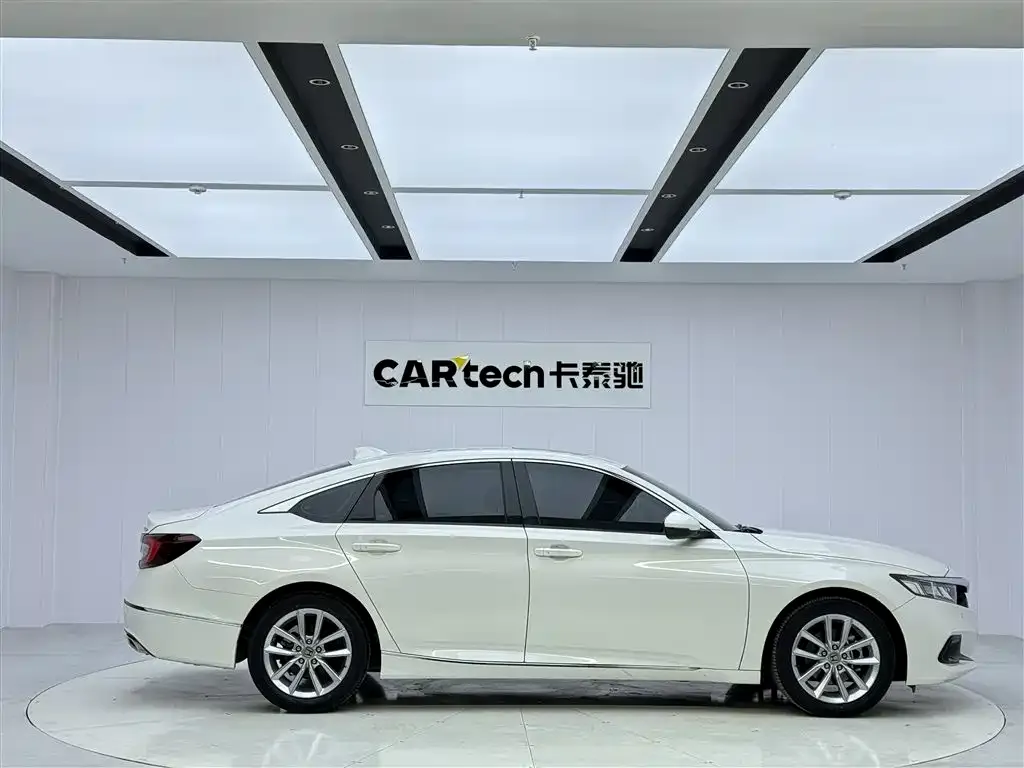 Honda Accord — фото 9