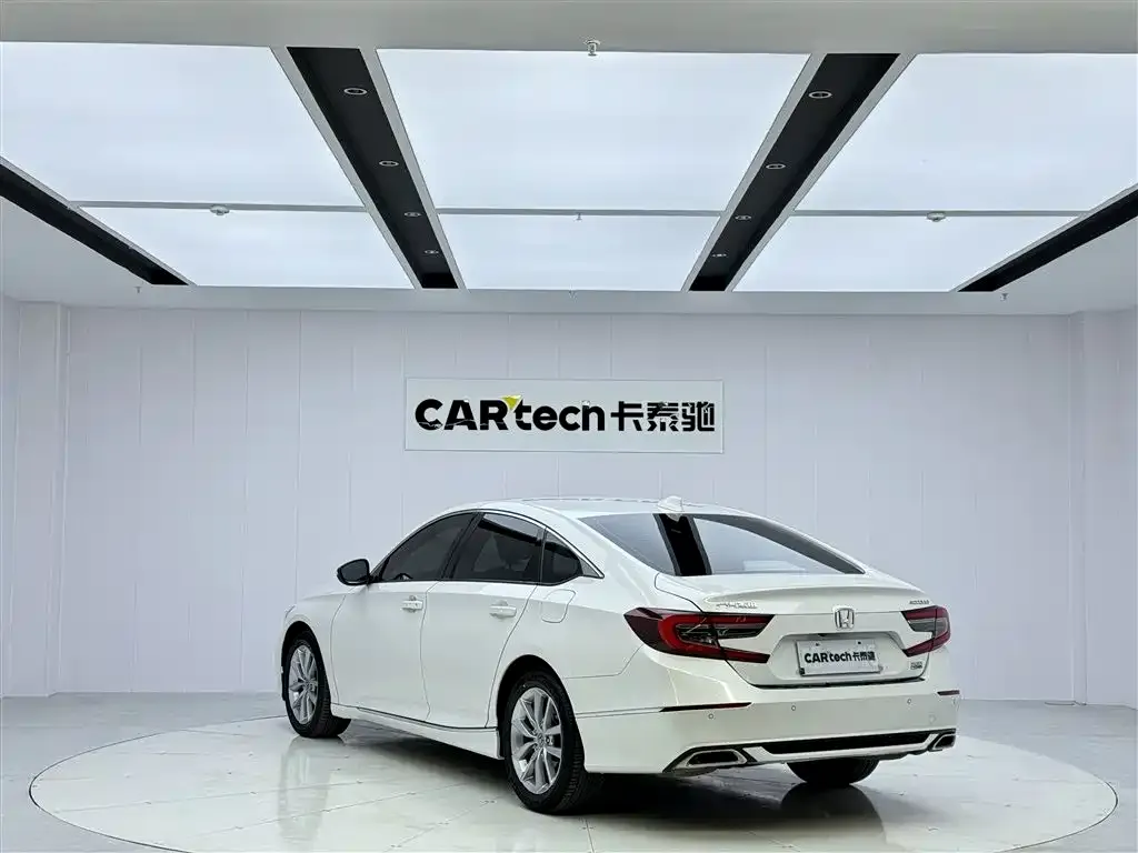 Honda Accord — фото 6