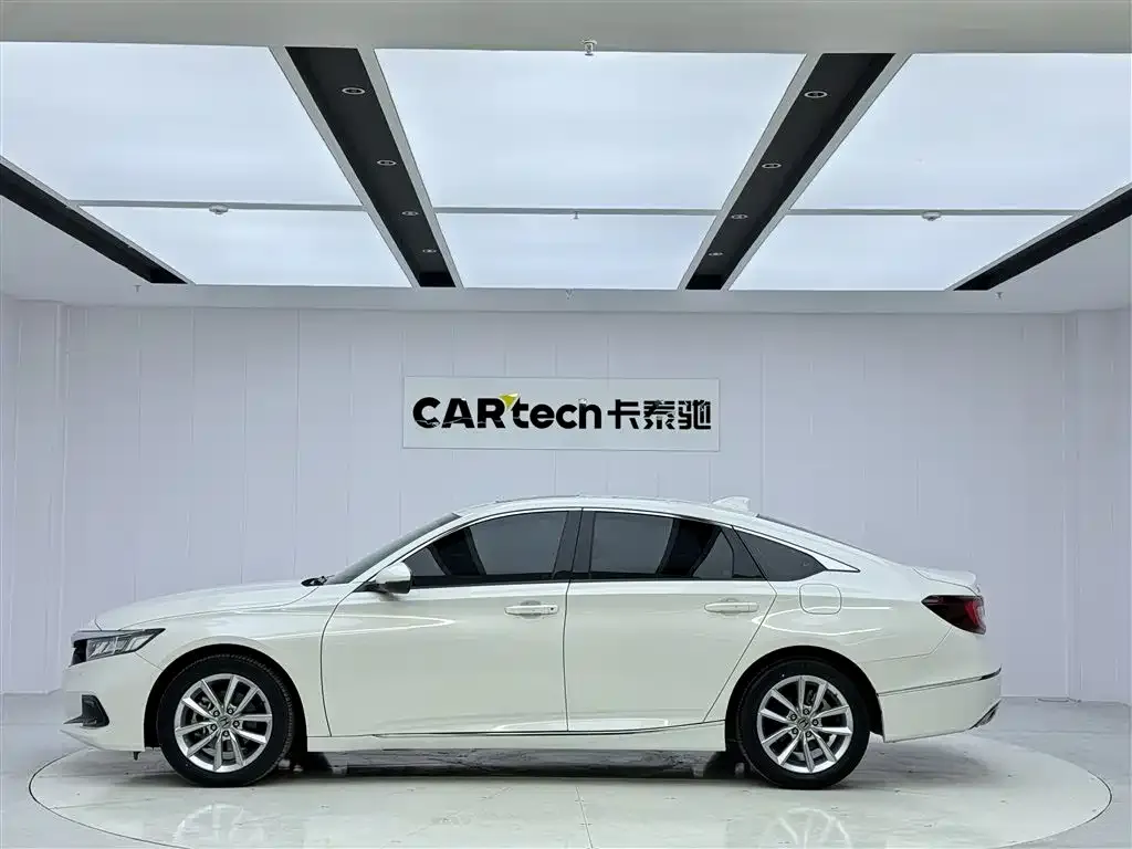 Honda Accord — фото 7