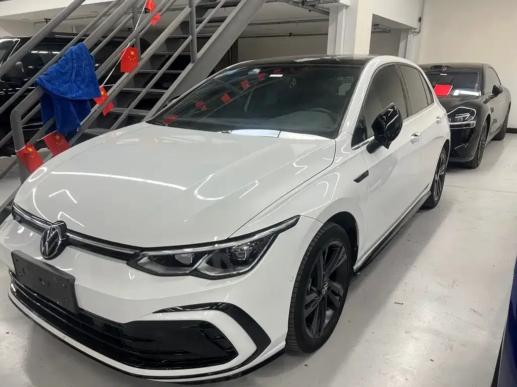 Volkswagen Golf 2023 из CN, фото 1